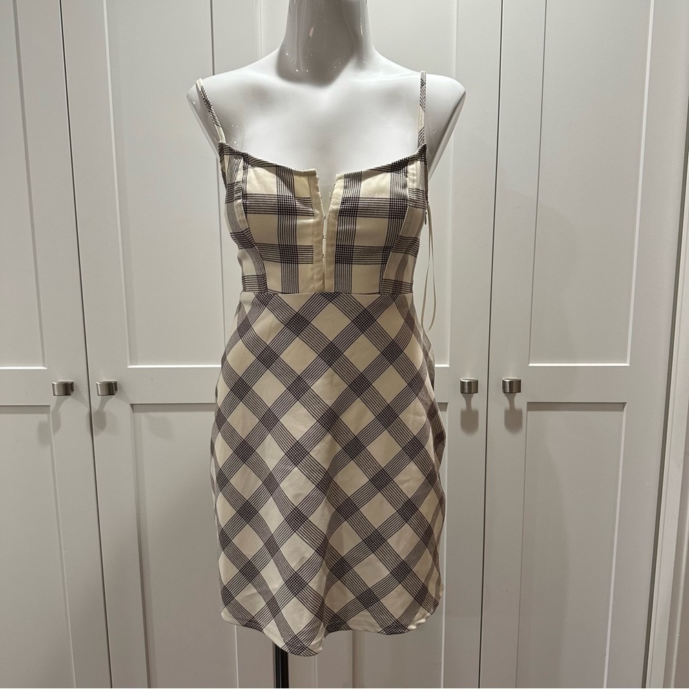 Urban Outfitters Keya Plaid Hook and eye Closure Size Small NWT - Picture 4 of 8